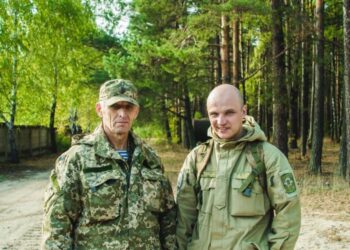 Кіборг з Маневич пішов у військо разом з батьком (відео)