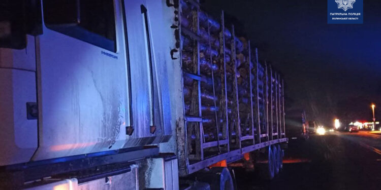 На Маневиччині виявили, ймовірно, незаконне перевезення деревини