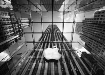 В чому перевага техніки Apple у порівнянні з іншими брендами?