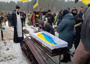 У Старослллі поховали Захисника України Андрія Мосійчука