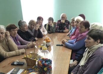 Слухачі Університету третього віку Маневич активно долучаються до допомоги ЗСУ