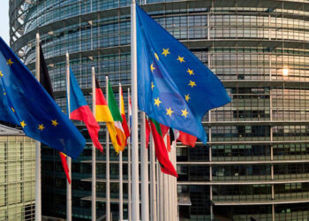 Європарламент закликає позбавити Угорщину права голосу