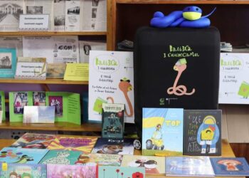 “Валізка з книжками” для Публічної бібліотеки селища Колки