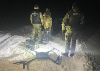 Контрабандисти безпілотниками переправляли цигарки до Польщі