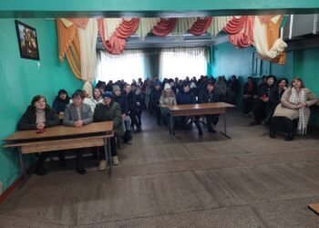 У Новочервищанському ліцеї батьки знайомилися із офіцером безпеки